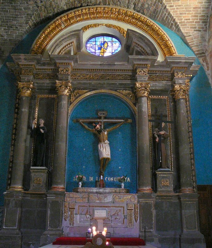 382_2007_12_04_San_Miguel_de_Allende_parroqui_2-corncob_statue.jpg